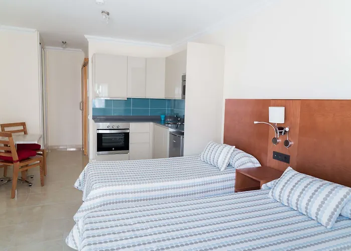 Adelfas بويرتو ذيل كارمين