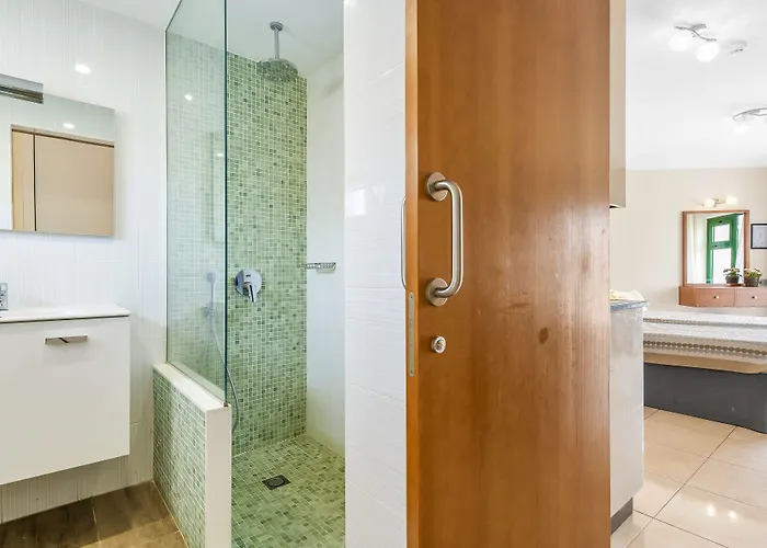 Ξενοδοχείο Adelfas 3*