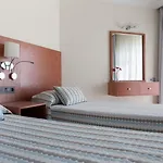 Hotel Adelfas